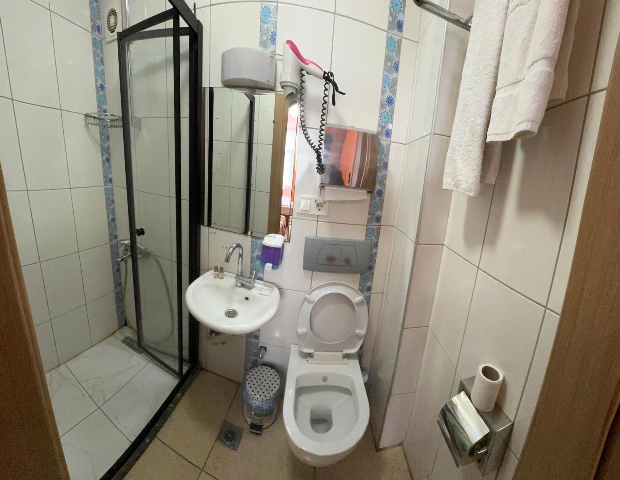 Esen Life Hotel Istanboel Buitenkant foto
